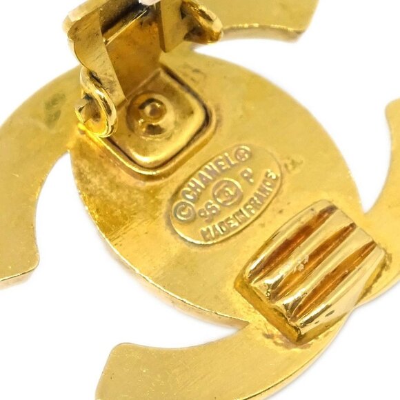 Chanel CC Turnlock Earrings Clip-On Gold Large - Picture 5 of 5
